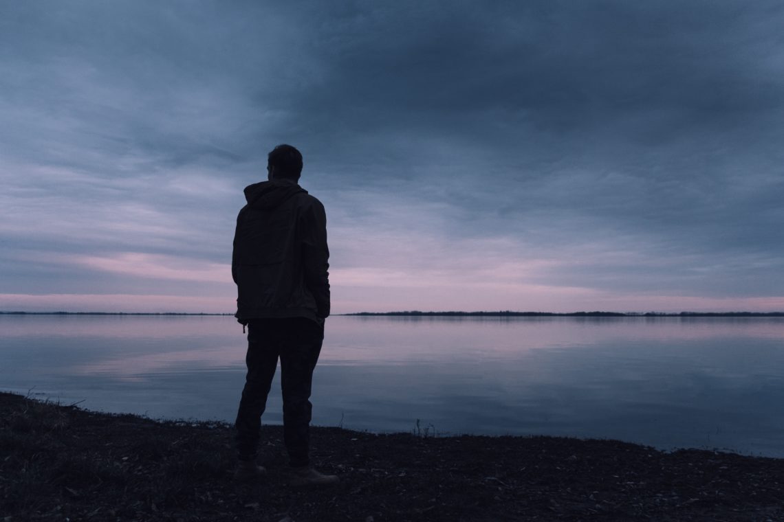 RadioMarocCulture Person Standing Near Lake 670720